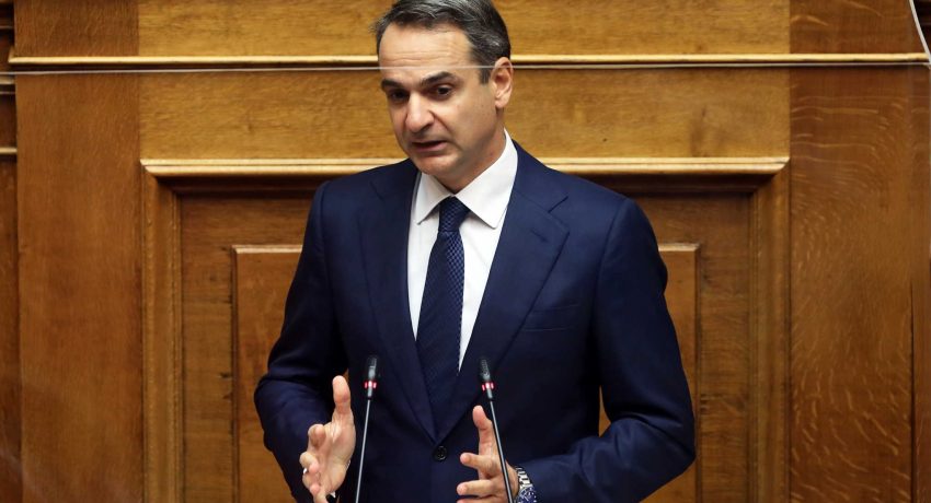 Greek Prime Minister Kyriakos Mitsotakis speaks during a parliamentary session on the coronavirus pandemic, as the coronavirus disease (COVID-19) outbreak continues in Athens, Greece, November 12, 2020. REUTERS/Costas Baltas