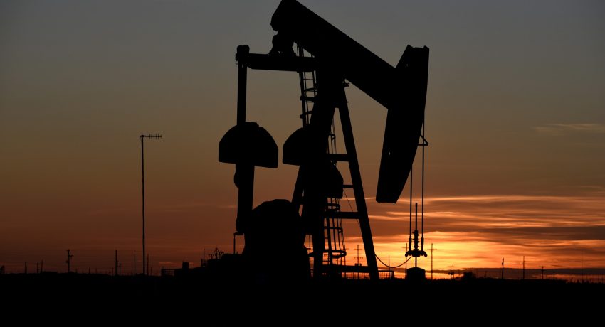 FILE PHOTO: A pump jack operates at sunset in an oil field in Midland, Texas U.S. August 22, 2018. Picture taken August 22, 2018. REUTERS/Nick Oxford/File Photo