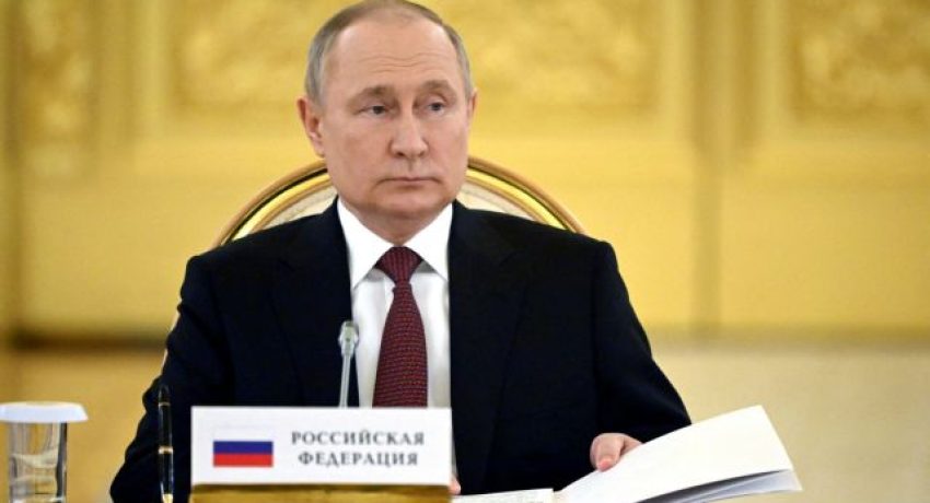 FILE PHOTO: Russian President Vladimir Putin attends the Collective Security Treaty Organisation (CSTO) summit at the Kremlin in Moscow, Russia May 16, 2022. Sputnik/Sergei Guneev/Pool via REUTERS ATTENTION EDITORS - THIS IMAGE WAS PROVIDED BY A THIRD PARTY./File Photo