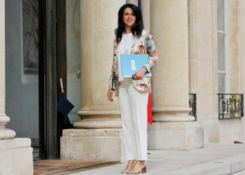 French State Secretary for Development, Francophonie and International Partnerships Chrysoula Zacharopoulou arrives for the first weekly cabinet meeting held by the new French Prime Minister  at The Elysee Presidential Palace in Paris on May 23, 2022. (Photo by Ludovic MARIN / AFP)