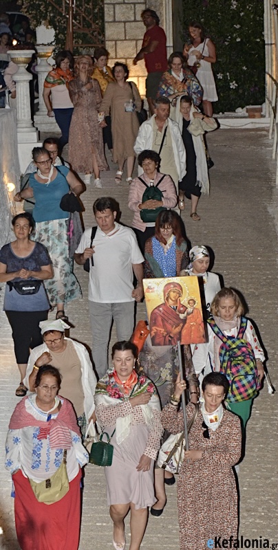 Κεφαλονιά: Όλοι ήθελαν να δουν από κοντά τα φιδάκια της Παναγίας στο Μαρκόπουλο – ΦΩΤΟ