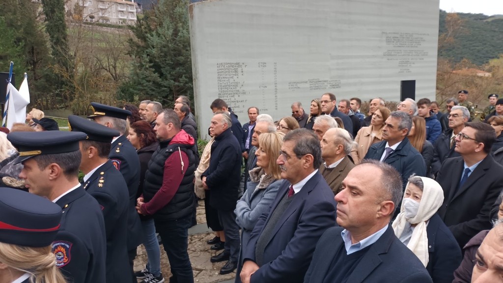Στα Καλάβρυτα ο Κώστας Πελετίδης για τους εκτελεσθέντες από τα ναζιστικά στρατεύματα κατοχής – ΦΩΤΟ
