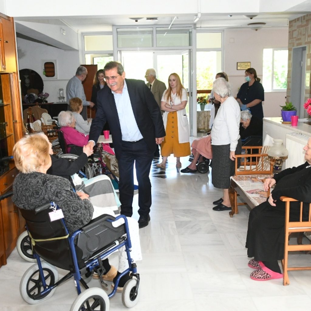 Ο Κώστας Πελετίδης επισκέφθηκε σήμερα, Μ. Τρίτη, ιδρύματα της Πάτρας