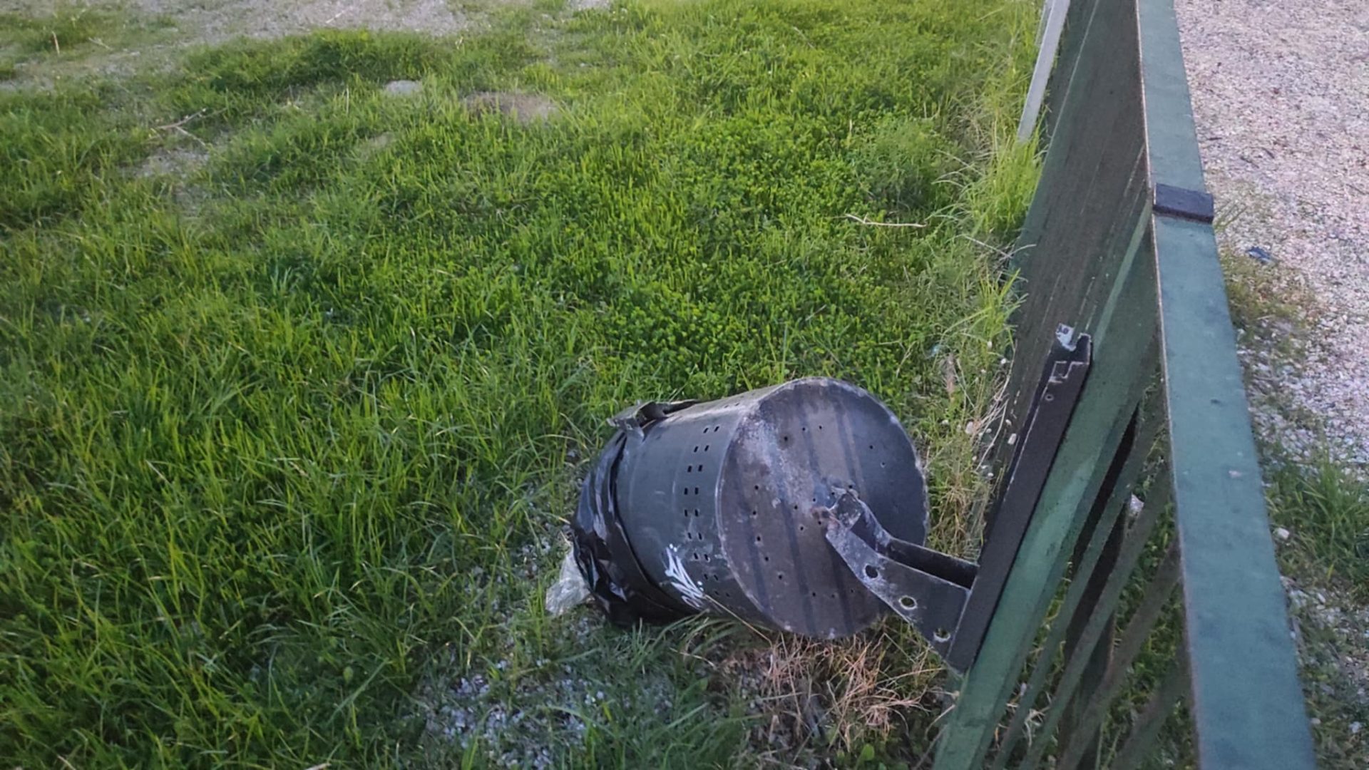 Πάτρα: «Βοσκοτόπι» και Εστία βανδάλων το…«λαϊκό» Πάρκο της Παραλιακής (Φωτό)