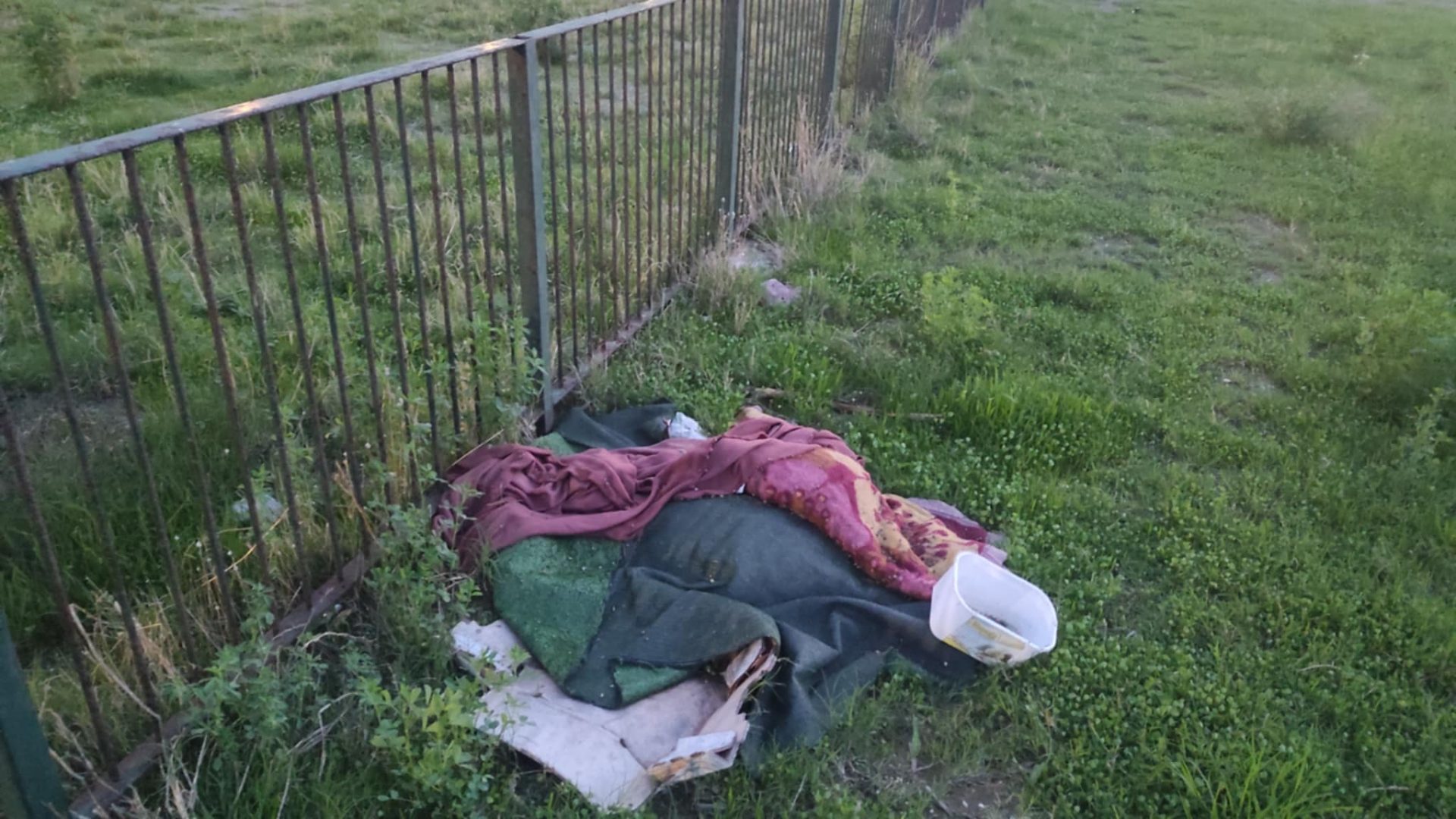 Πάτρα: «Βοσκοτόπι» και Εστία βανδάλων το…«λαϊκό» Πάρκο της Παραλιακής (Φωτό)