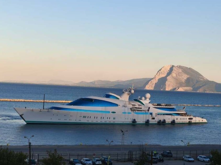 Δείτε σε ποιον ανήκει το σκάφος 141 μέτρων που βρίσκεται απο το πρωί στο λιμάνι της Πάτρας Δείτε σε ποιον ανήκει το σκάφος 141 μέτρων που βρίσκεται απο το πρωί στο λιμάνι της Πάτρας